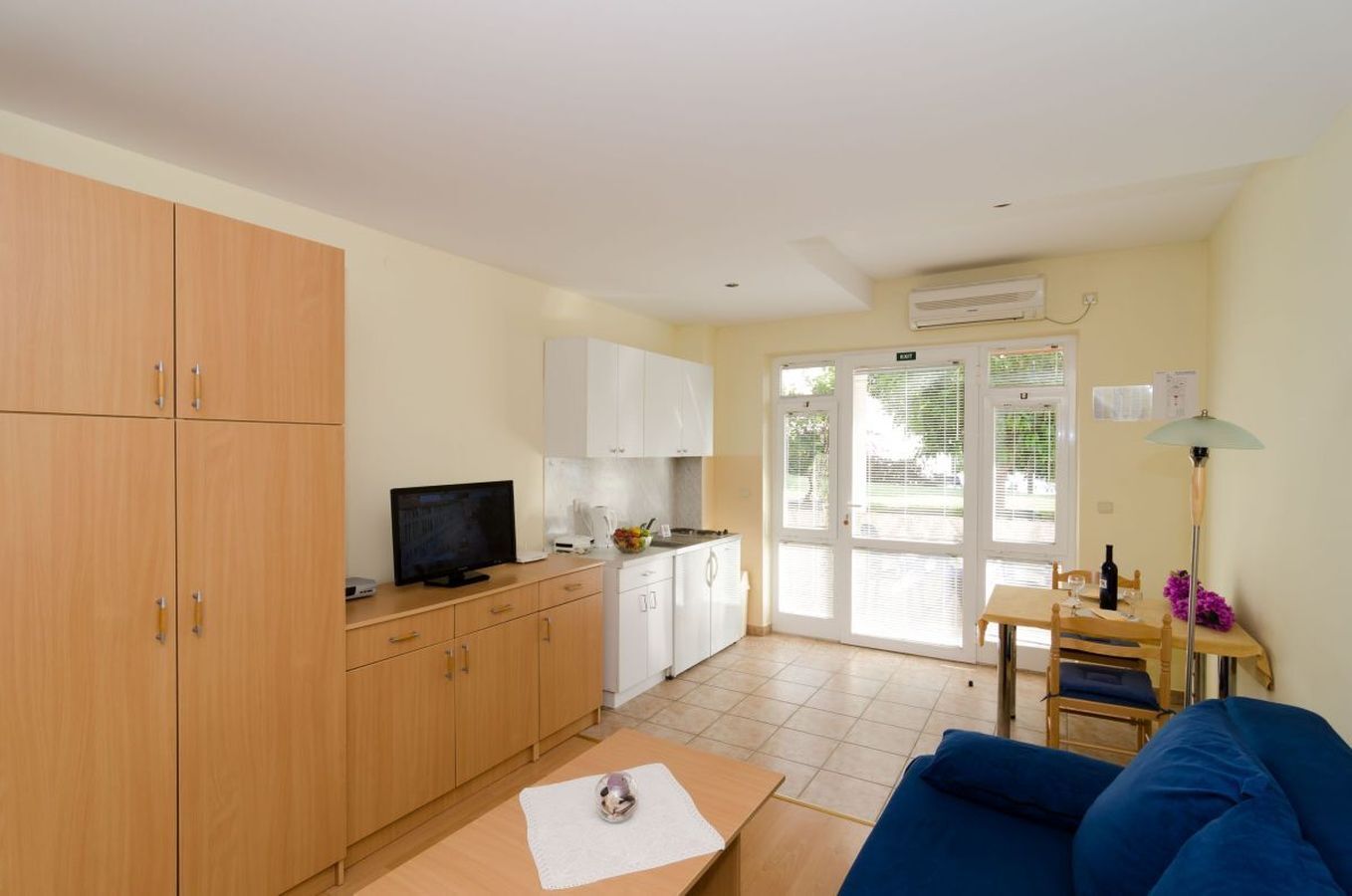 Apartments Milenko 52771-A1
