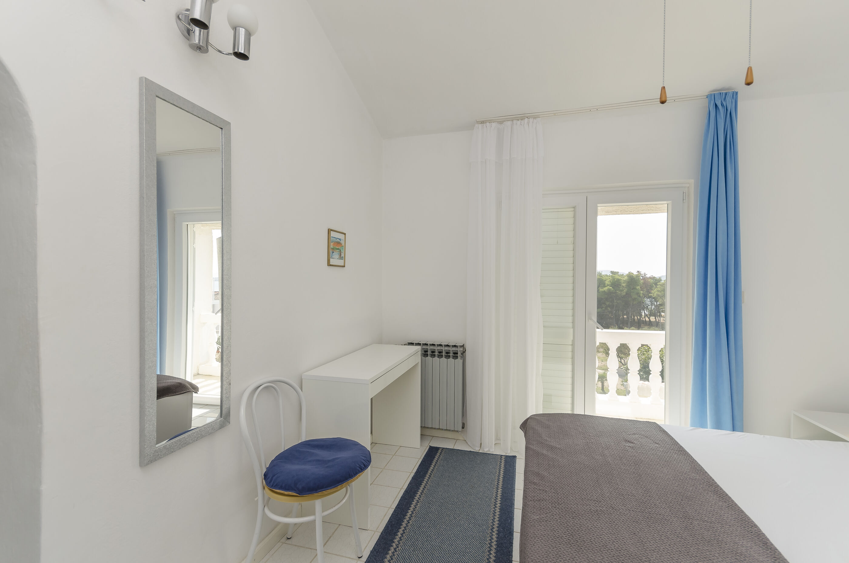 Apartments and Rooms On the Beach 10711-A4