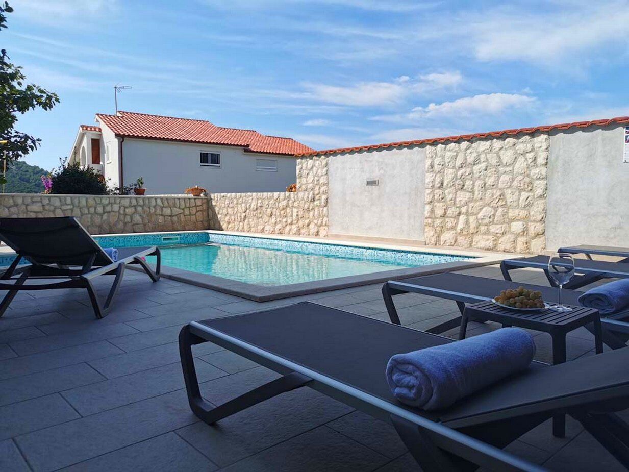 Apartments Miranda 89931-A3