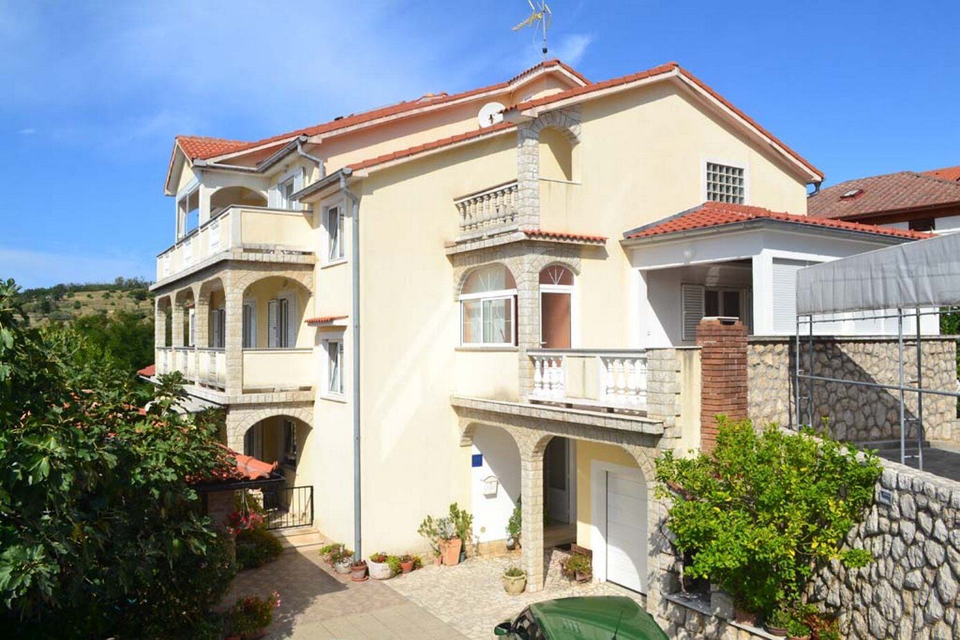 Apartments Miranda 89931-A3