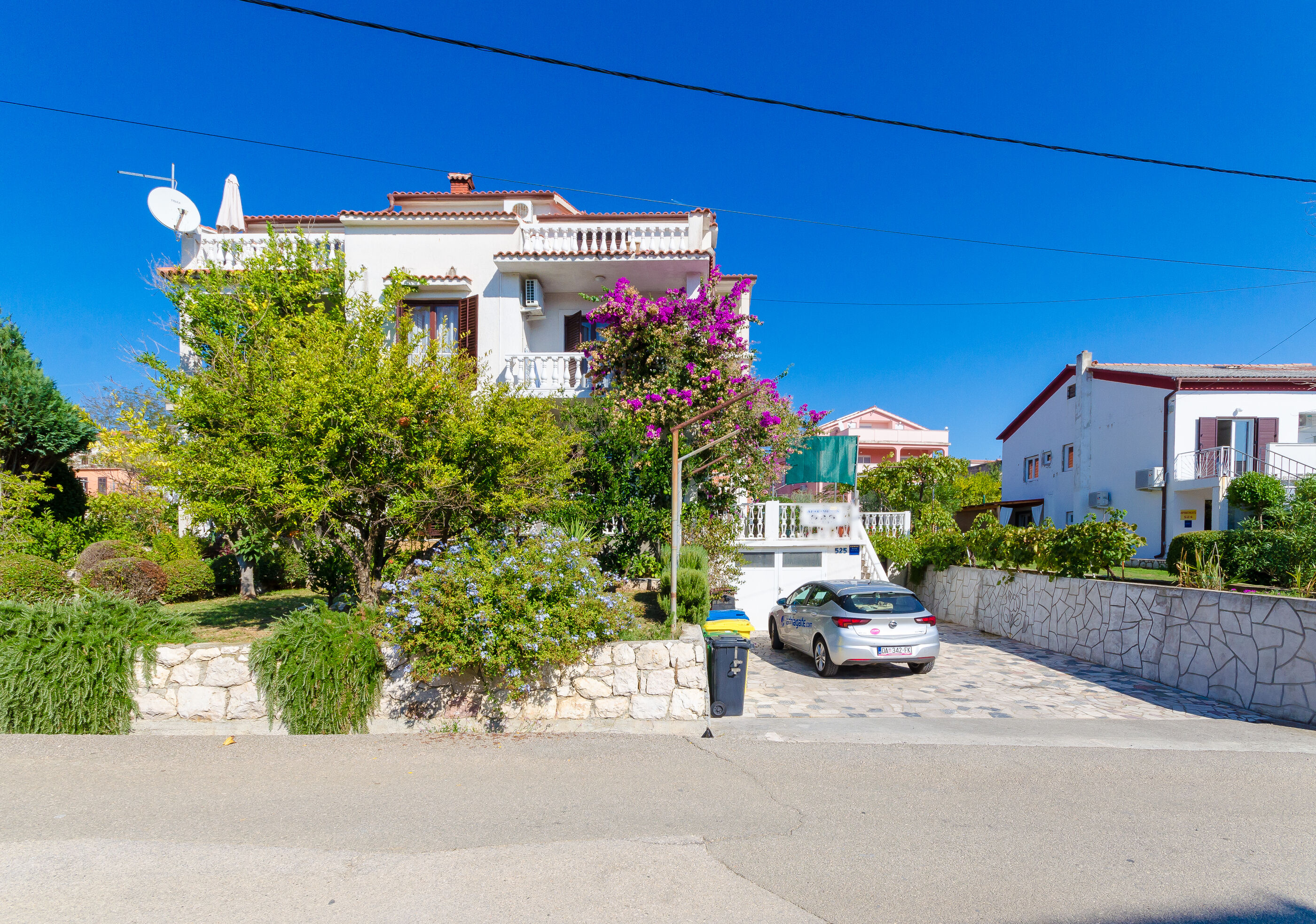 Apartments Ljubica J 89951-A1
