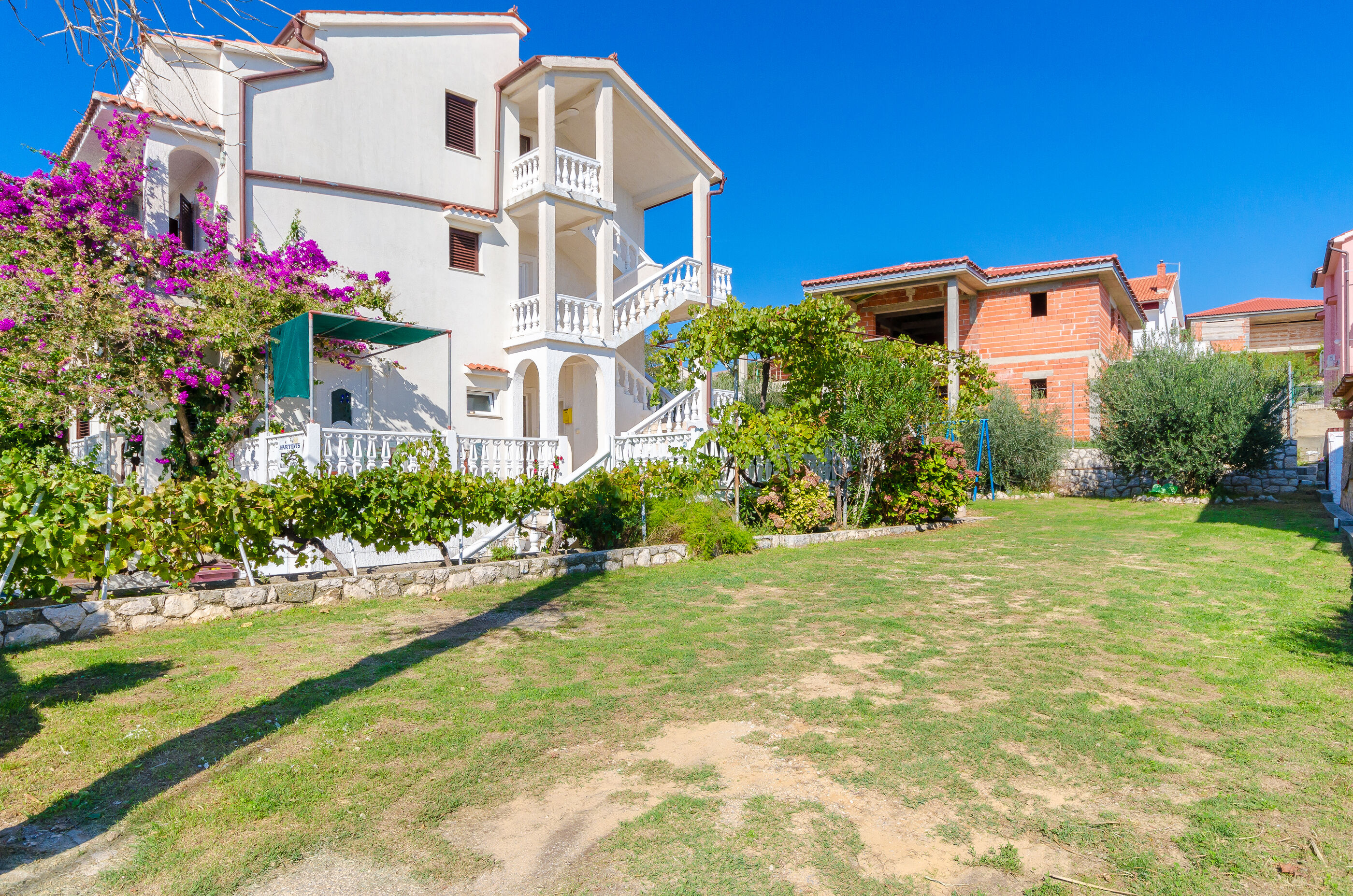 Apartments Ljubica J 89951-A1