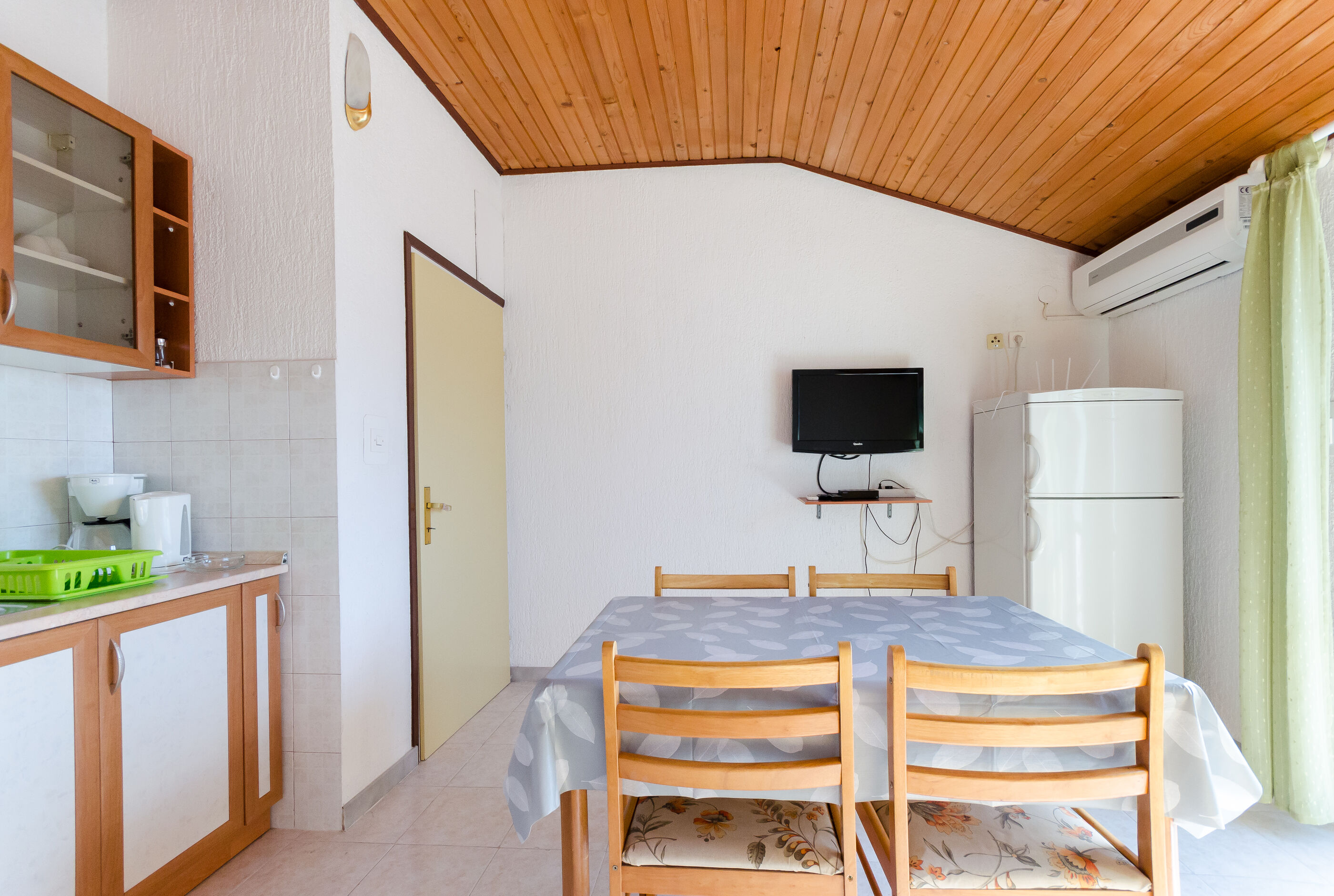 Apartments Ljubica J 89951-A4