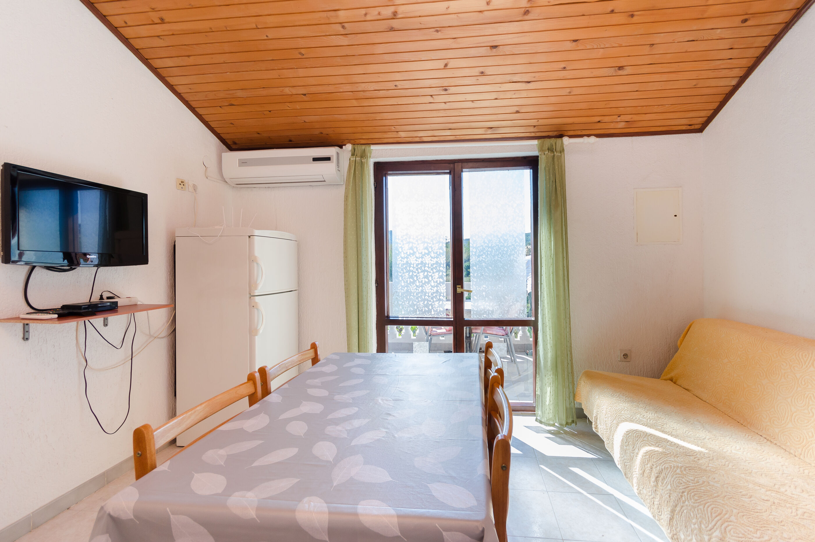 Apartments Ljubica J 89951-A4