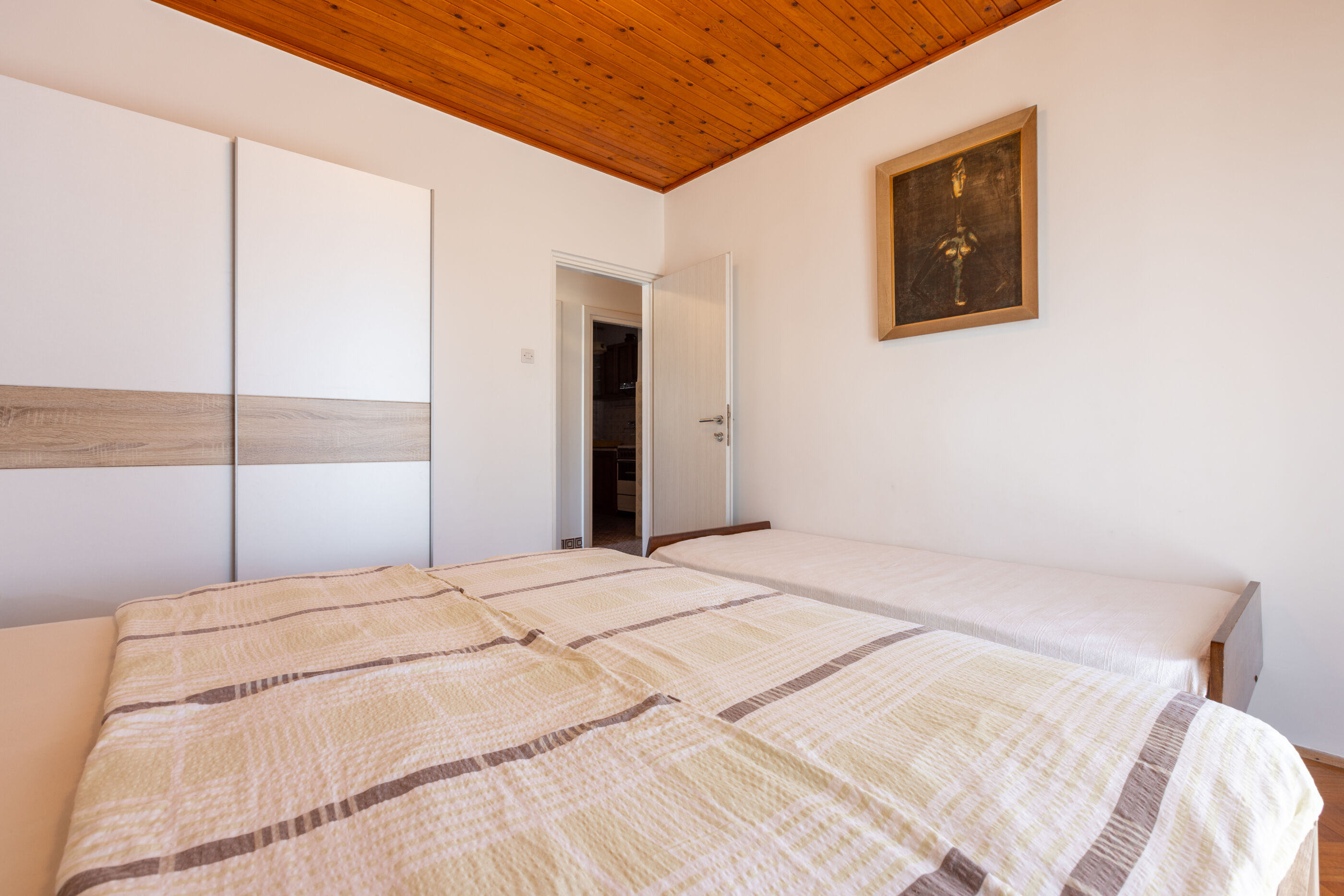 Apartments Hinic 62654-A2