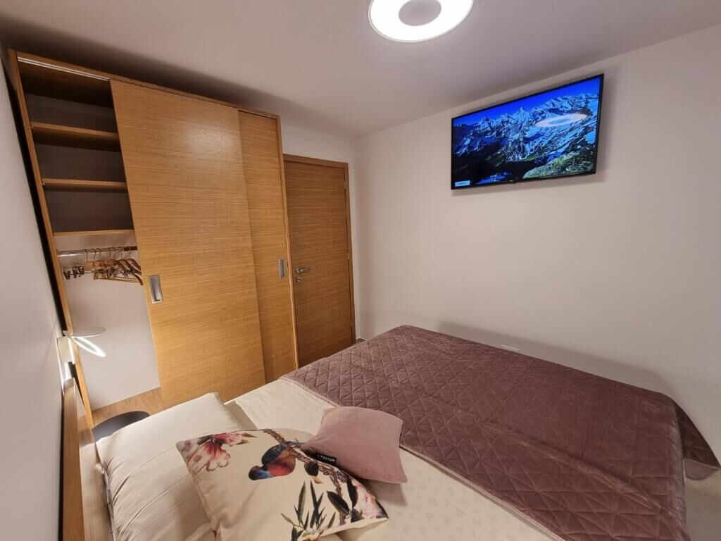 Apartments Cerin 73061-A2