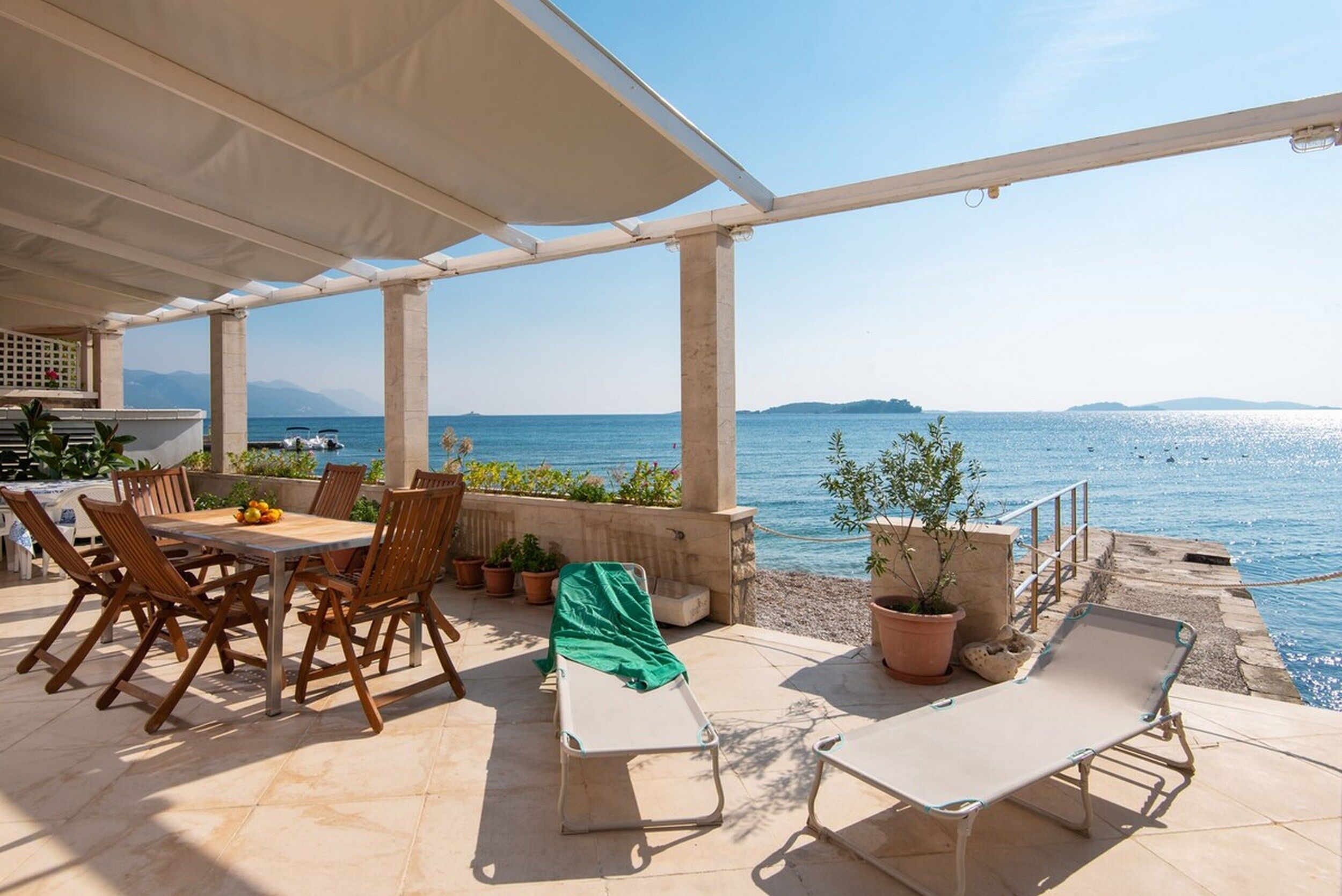 Villa Beachfront V9561-K1