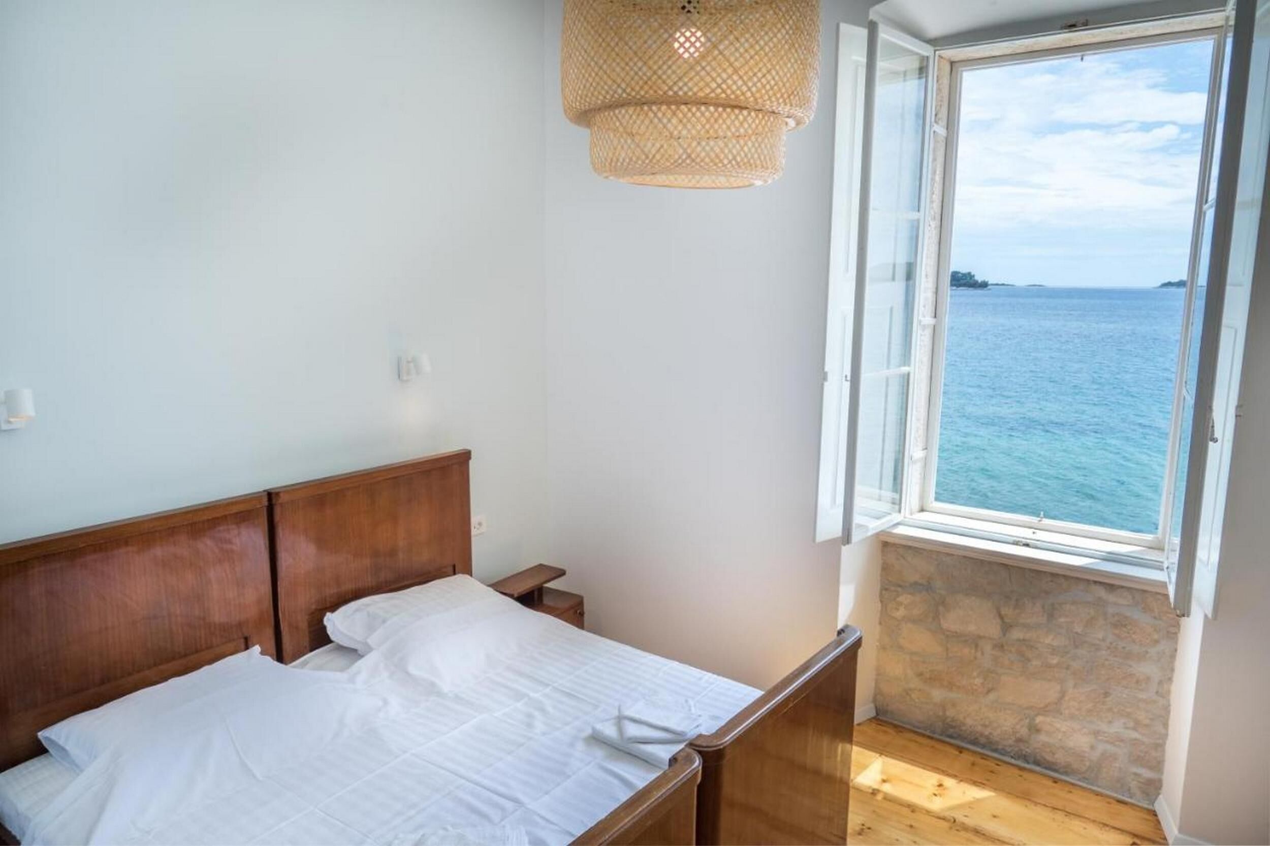Villa Beachfront V9561-K1