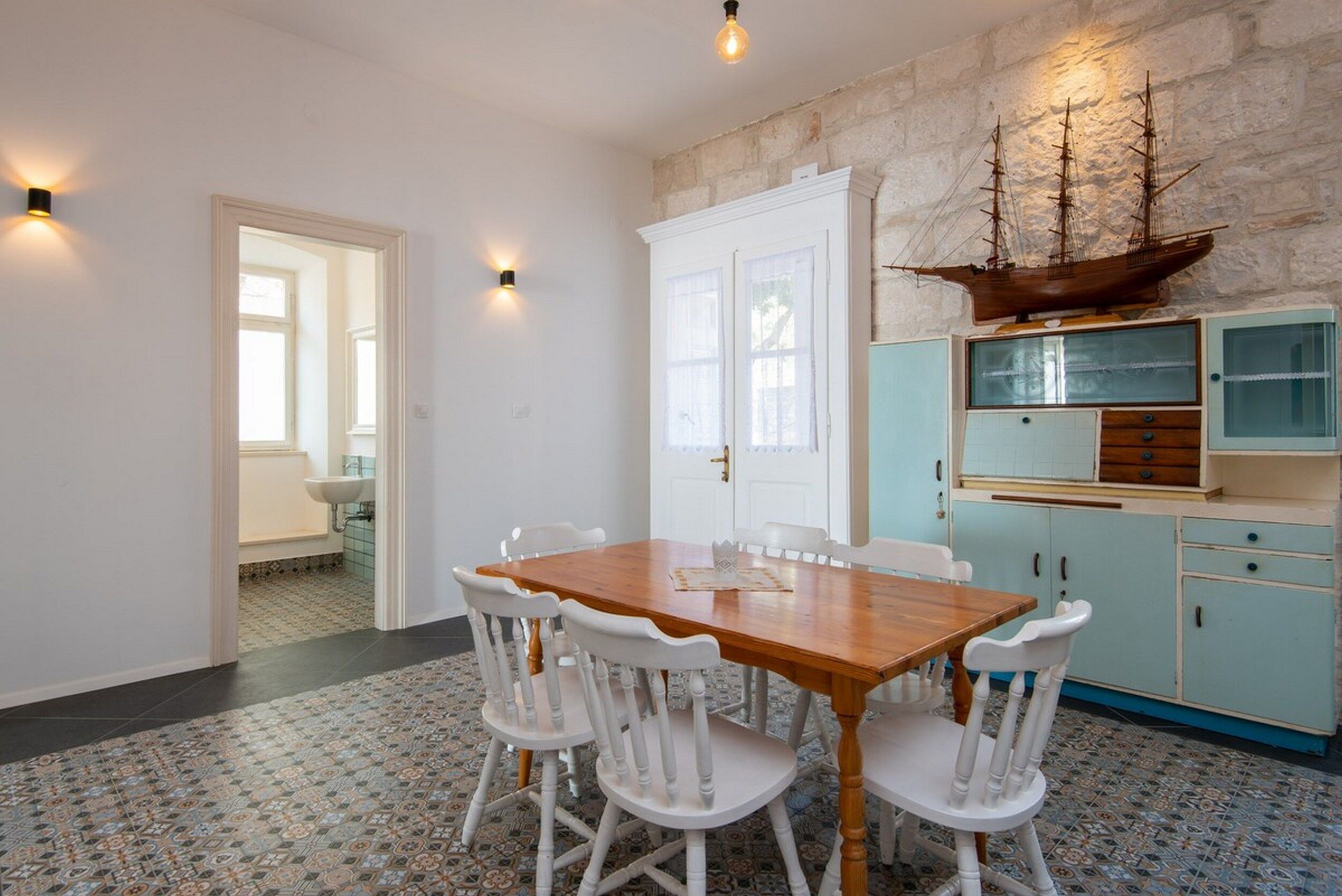 Villa Beachfront V9561-K1