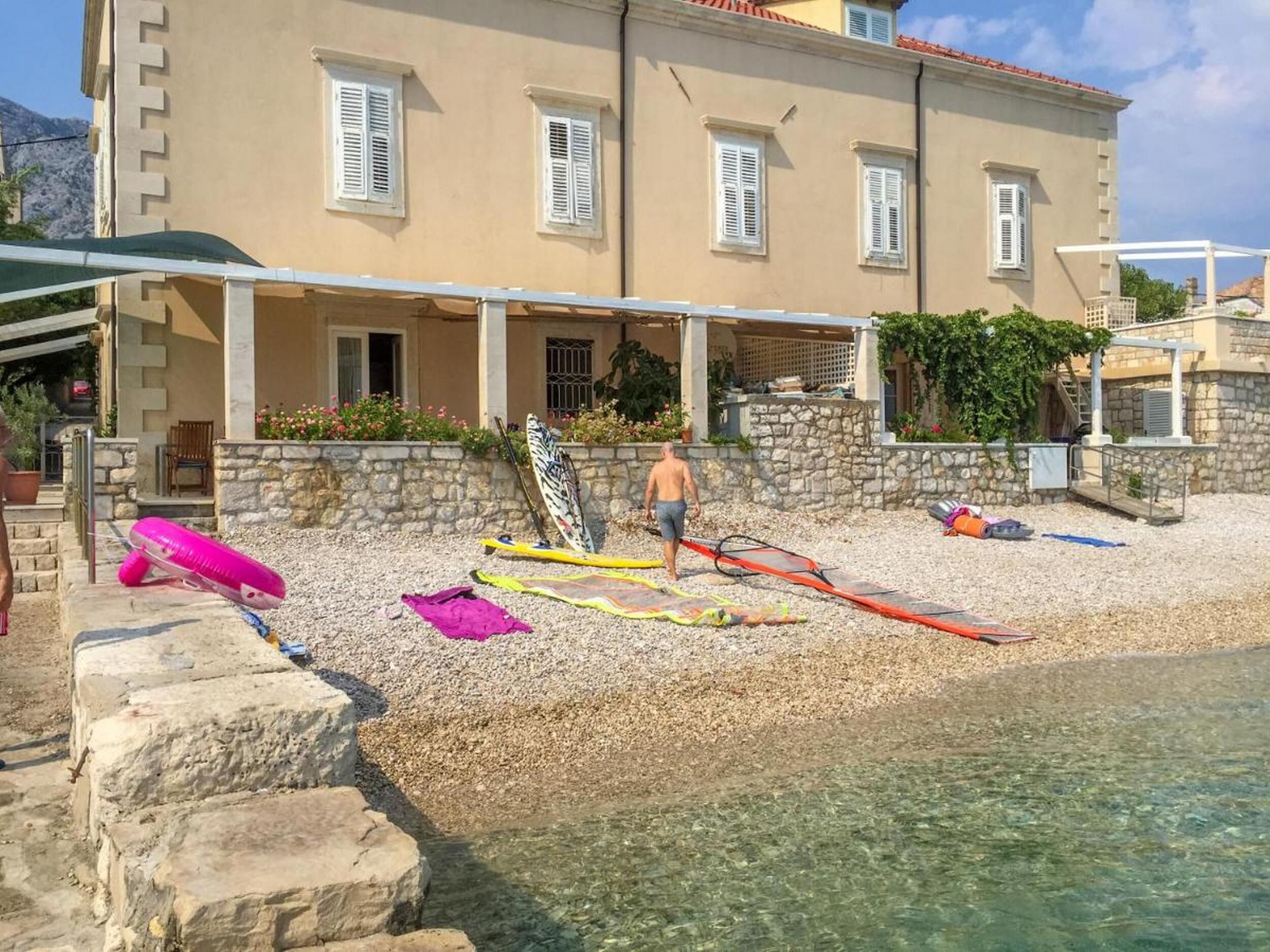Villa Beachfront V9561-K1