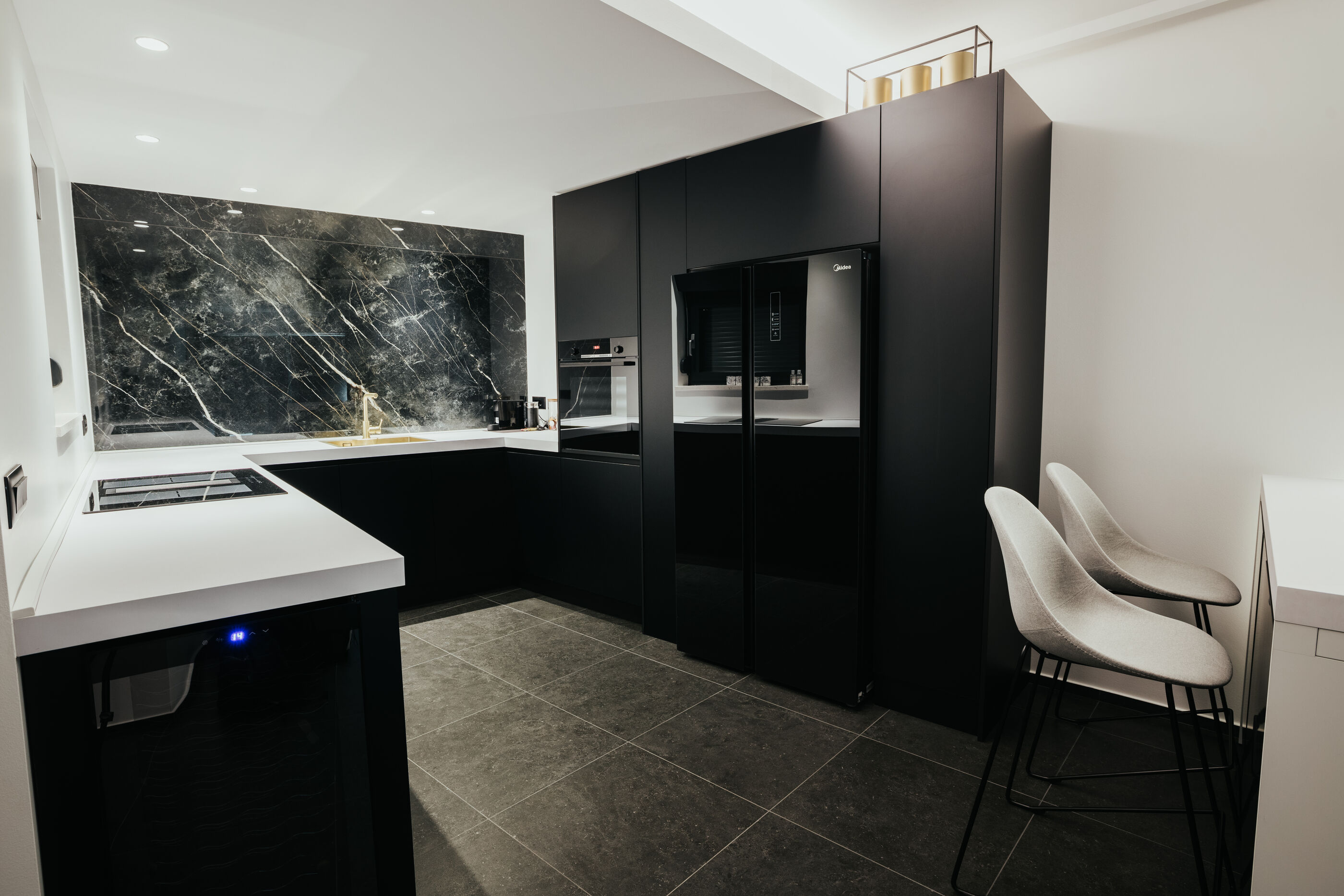 Apartment Black Diamond 90251-A1
