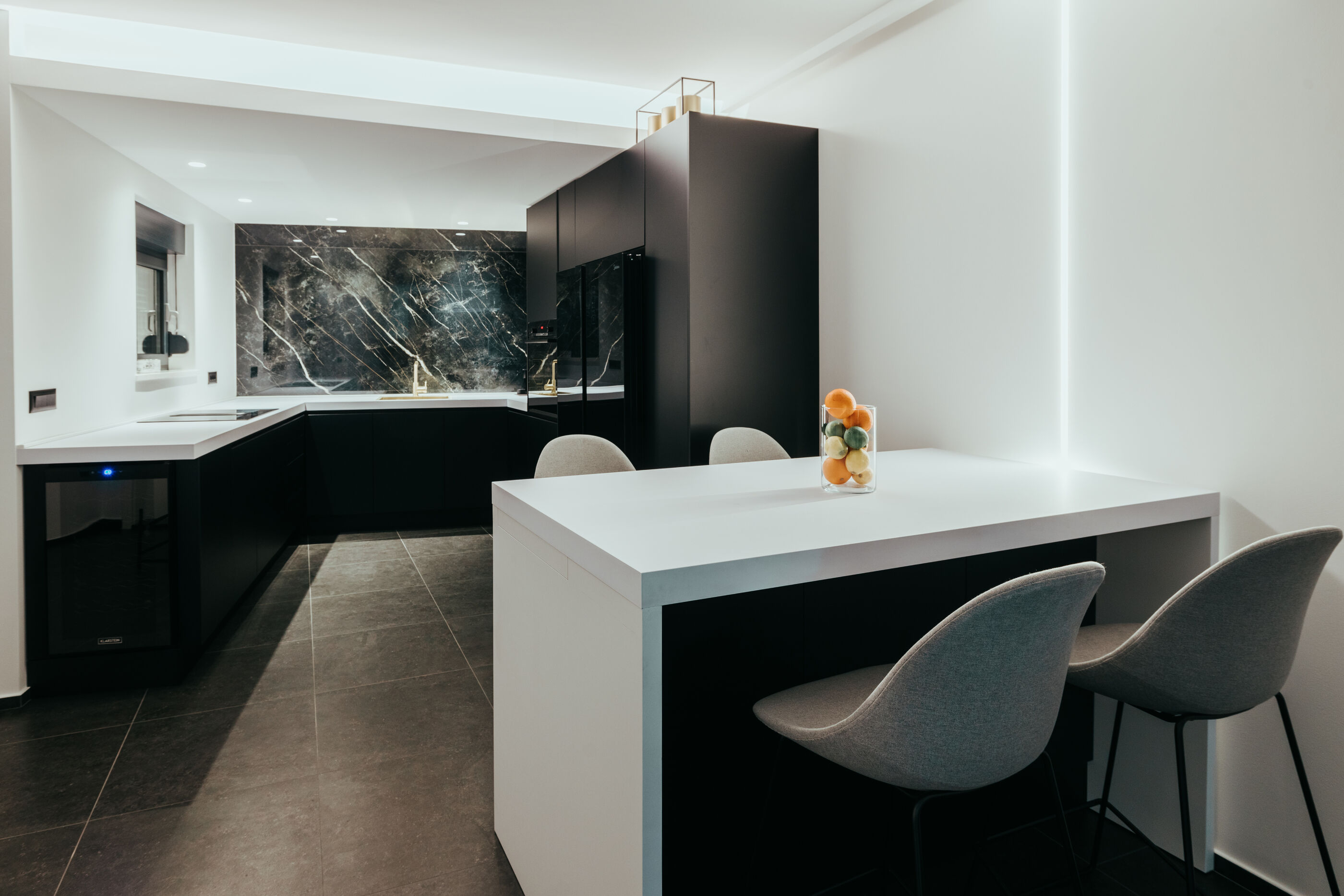Apartment Black Diamond 90251-A1