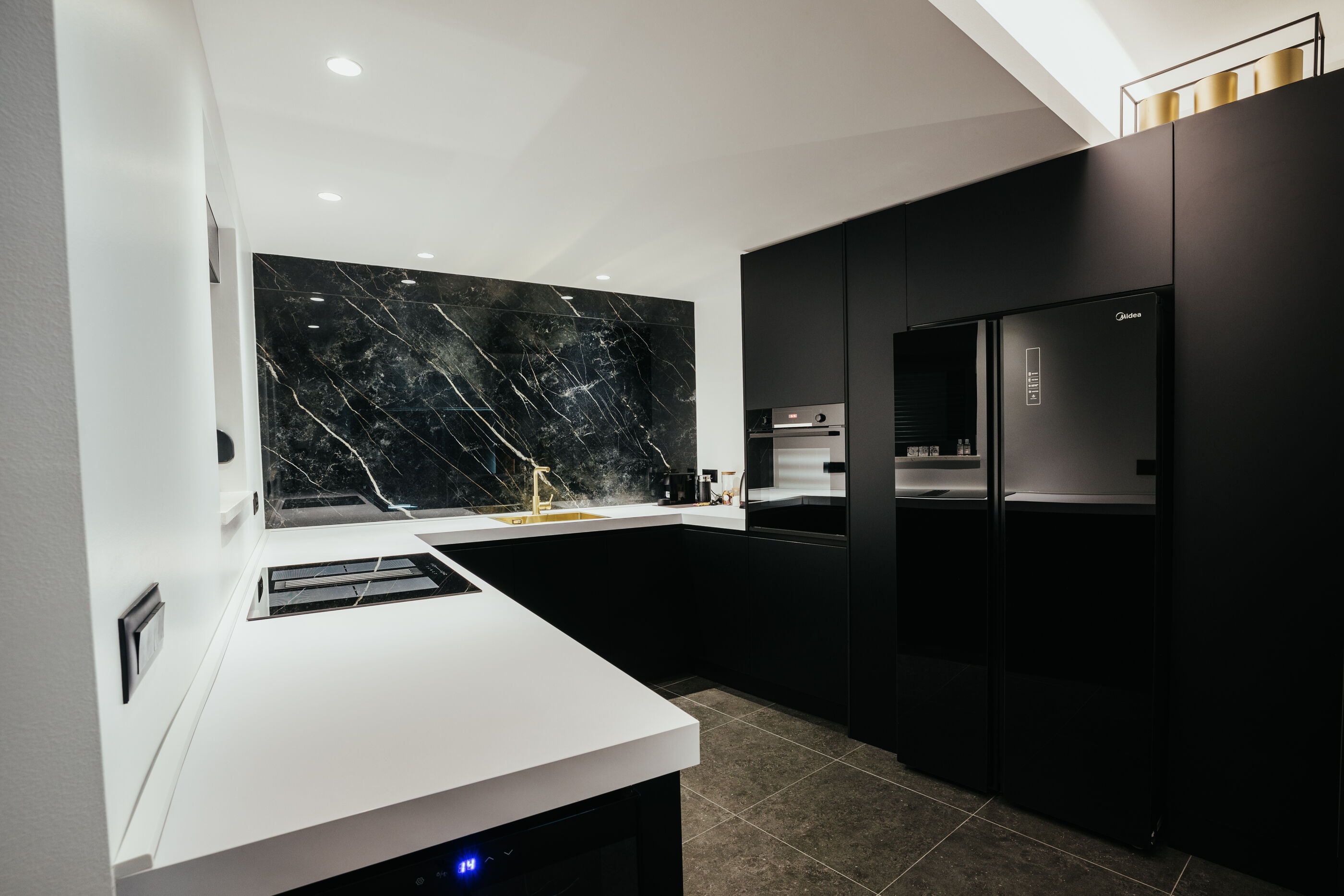 Apartment Black Diamond 90251-A1