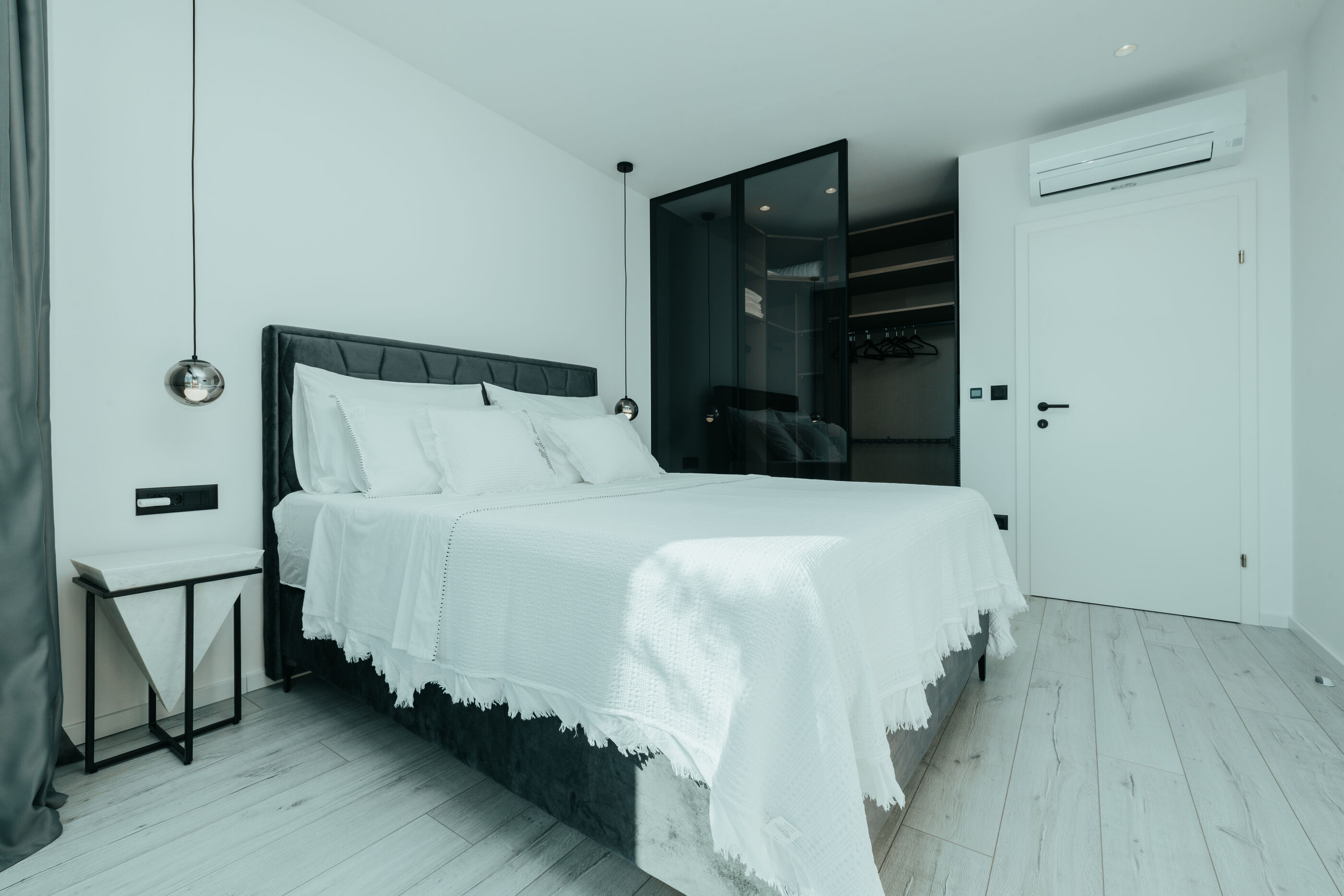 Apartment Black Diamond 90251-A1