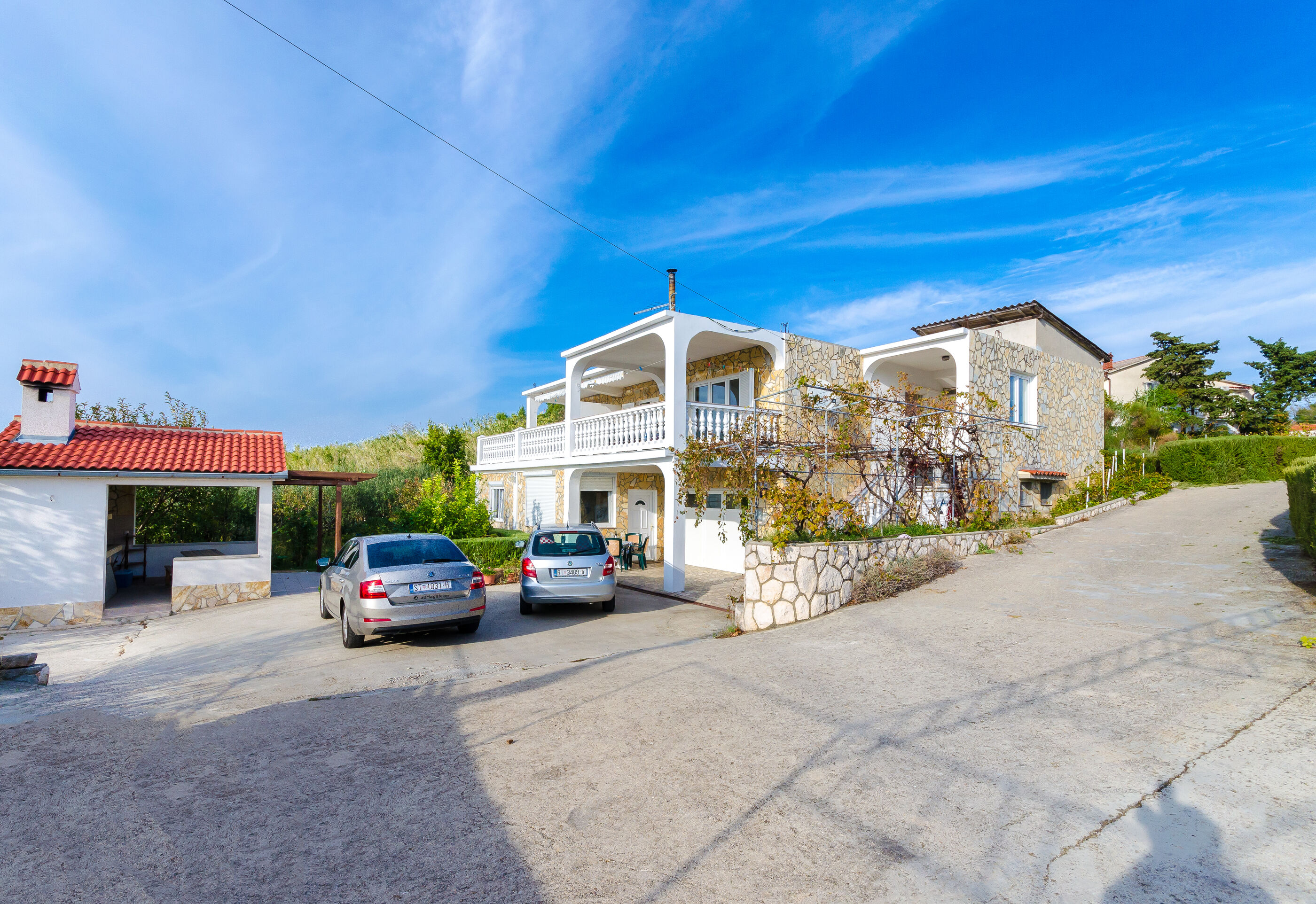 Apartments Mirko R Accommodation in Rab