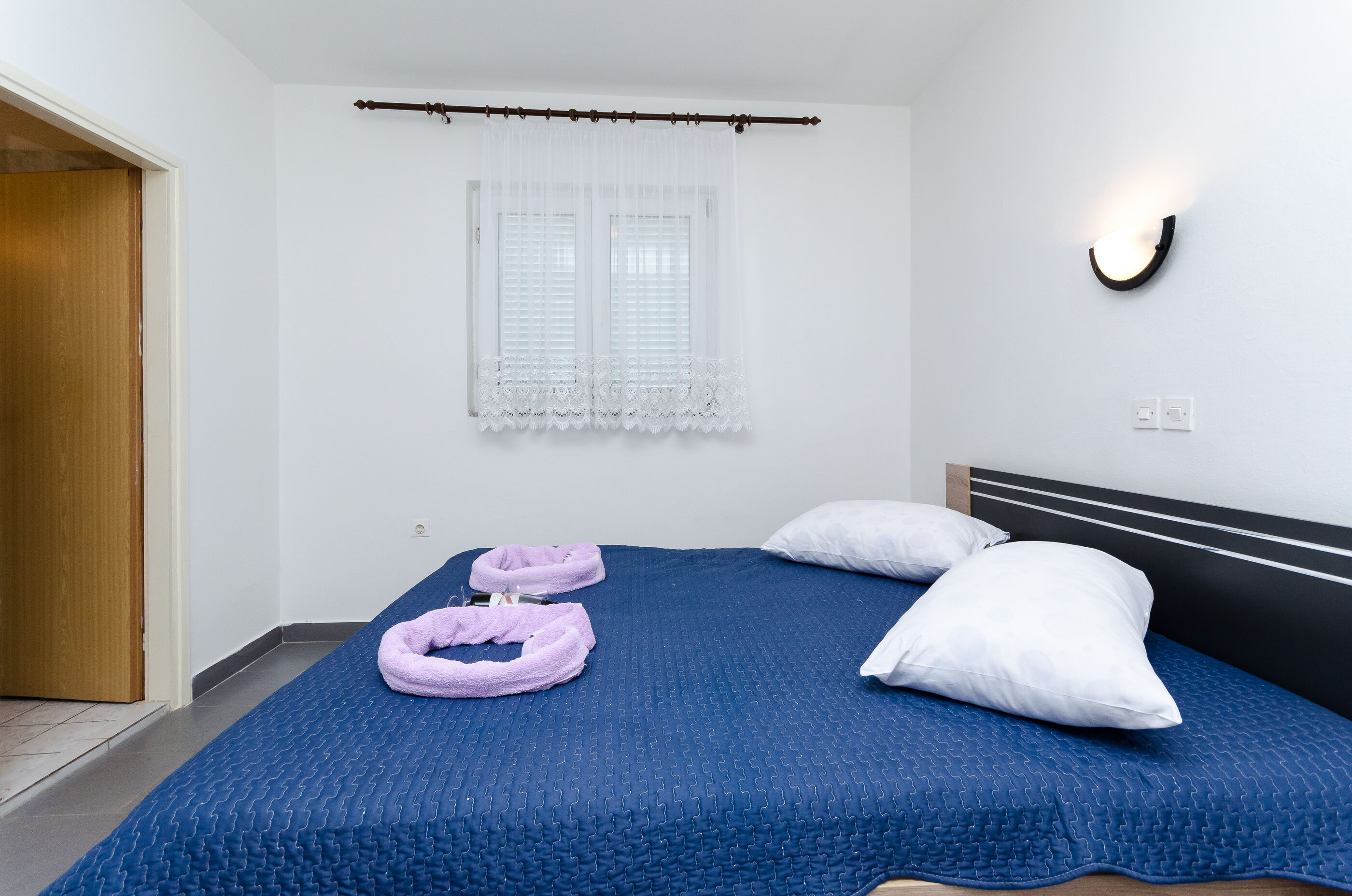 Apartments Mirko R 69281-A1