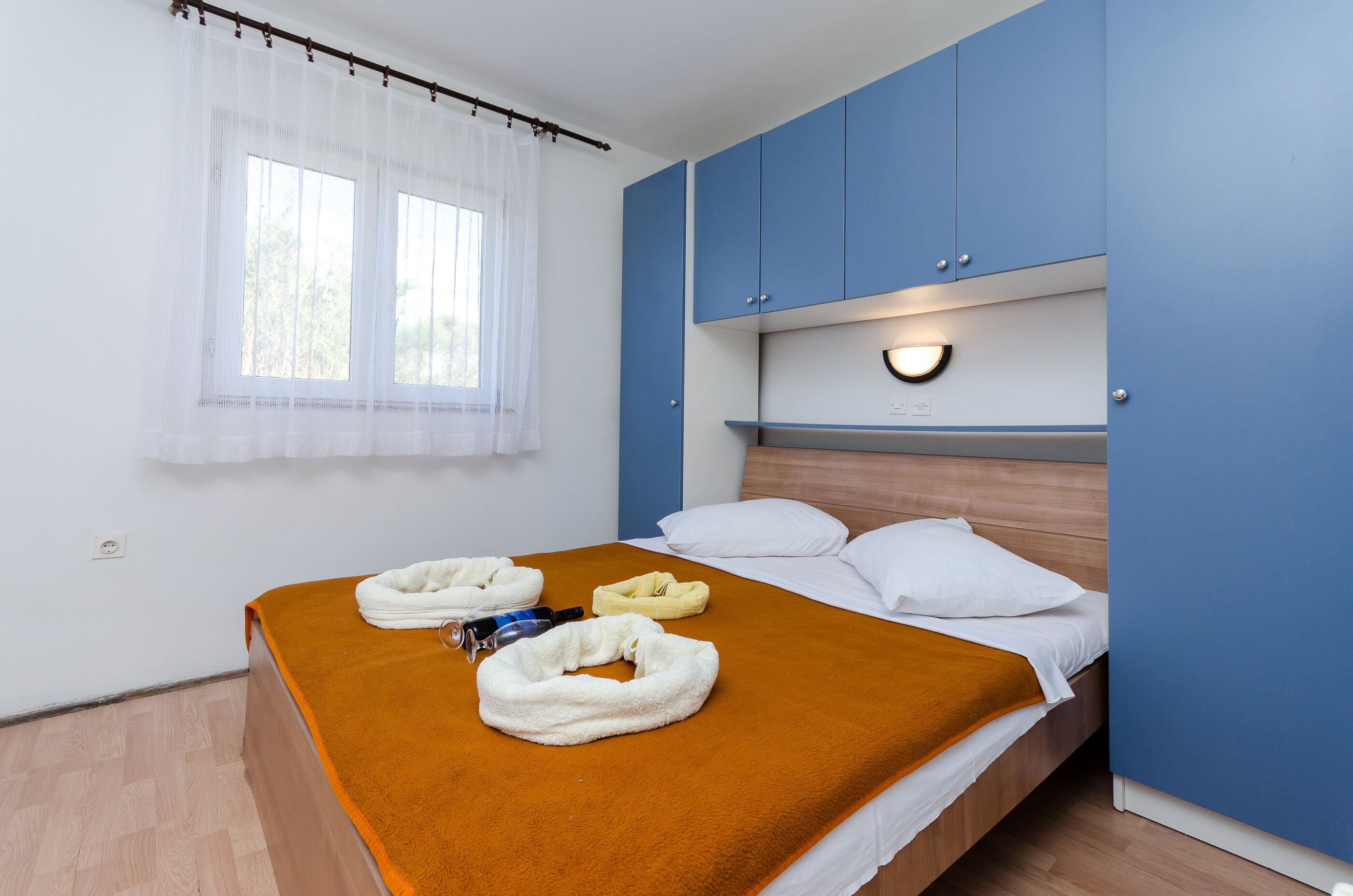 Apartments Mirko R 69281-A1