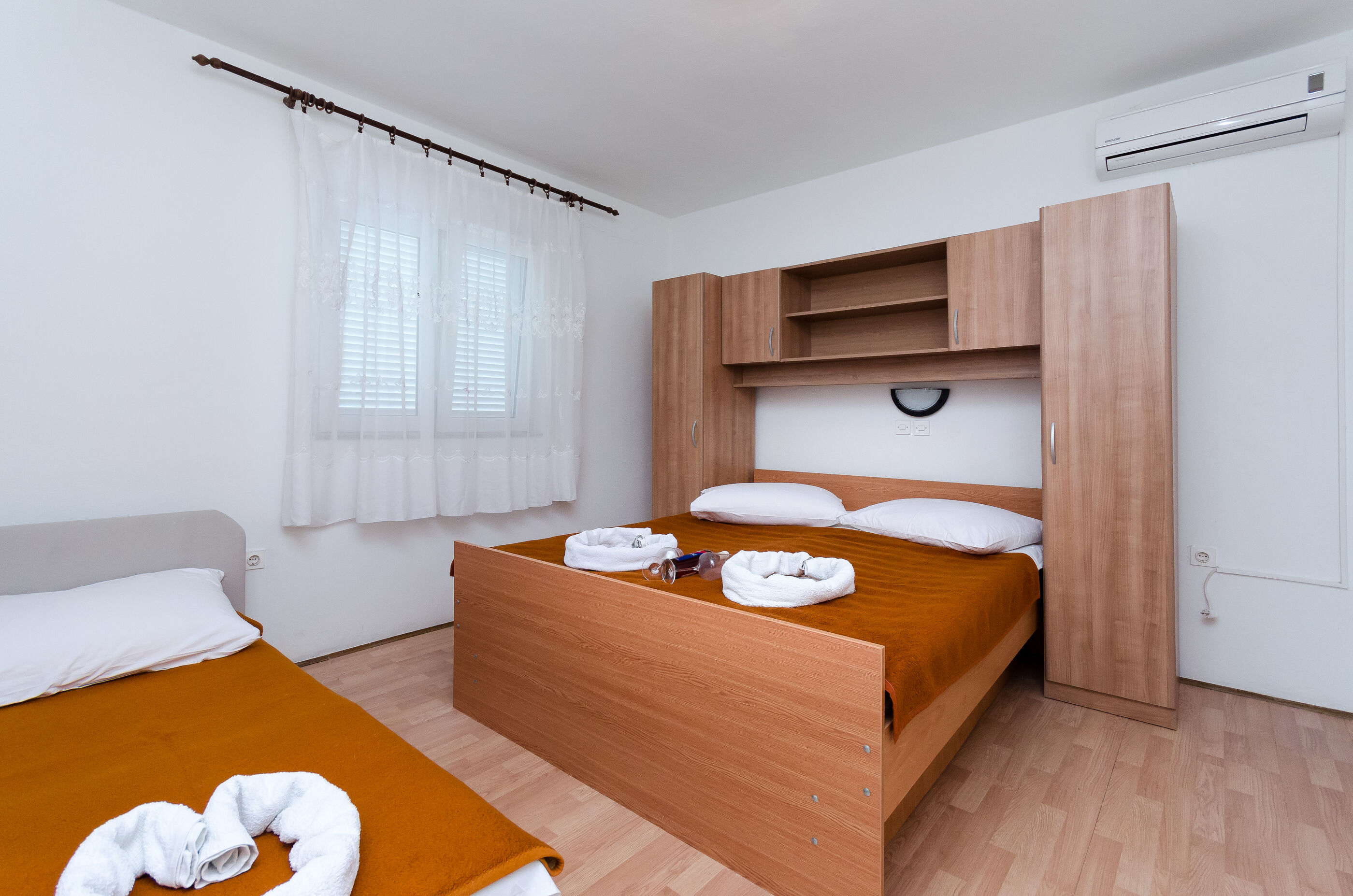 Apartments Mirko R 69281-A2