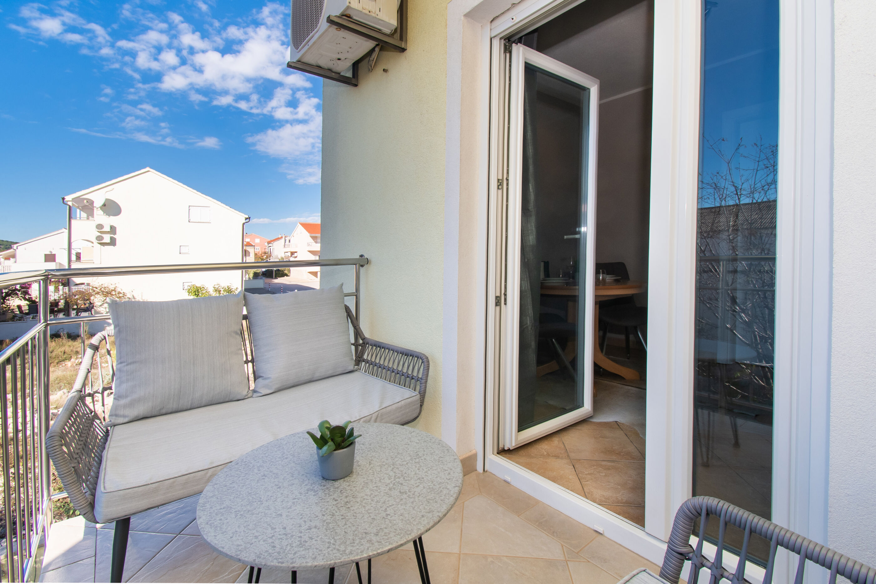Apartments Ivica 90121-A1
