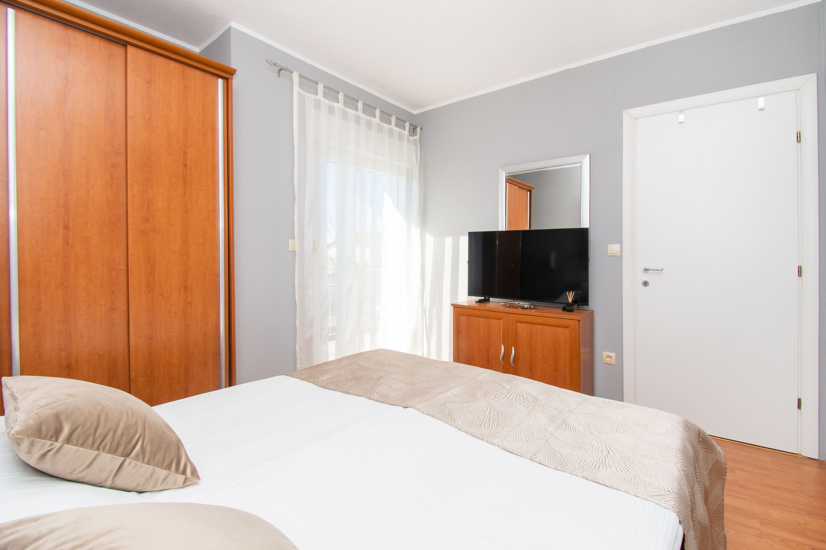 Apartments Ivica 90121-A2