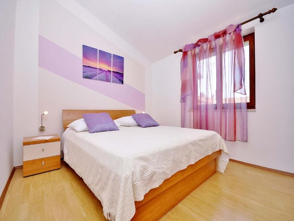 House Bruno 76571-K1