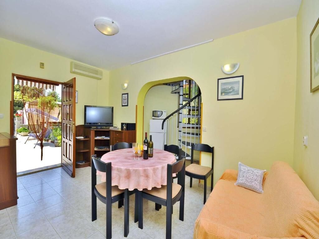 House Bruno 76571-K1