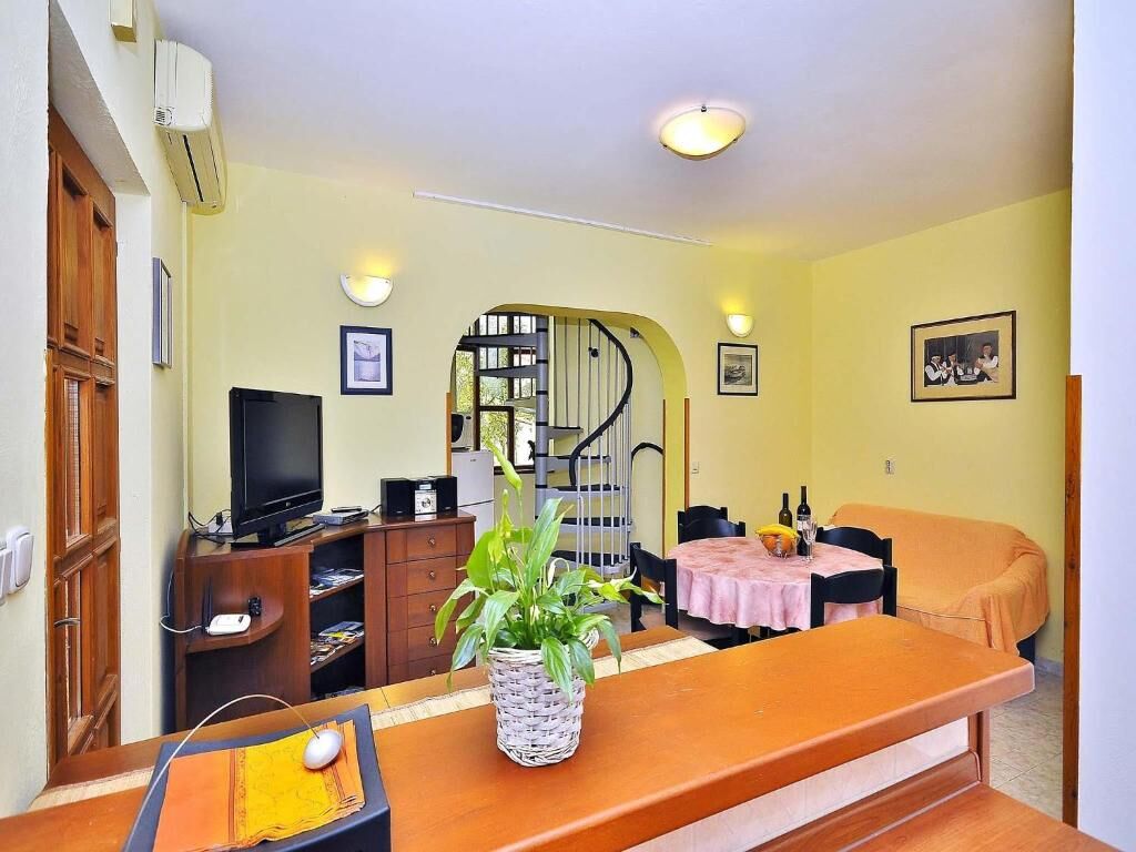 House Bruno 76571-K1