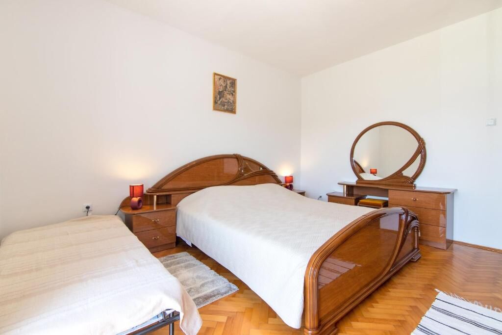 House Ivica 46101-K1