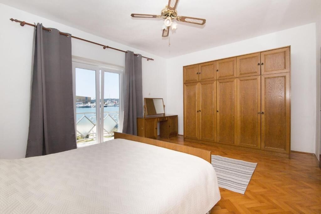 House Ivica 46101-K1