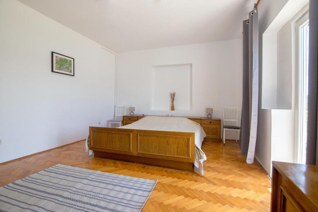 House Ivica 46101-K1