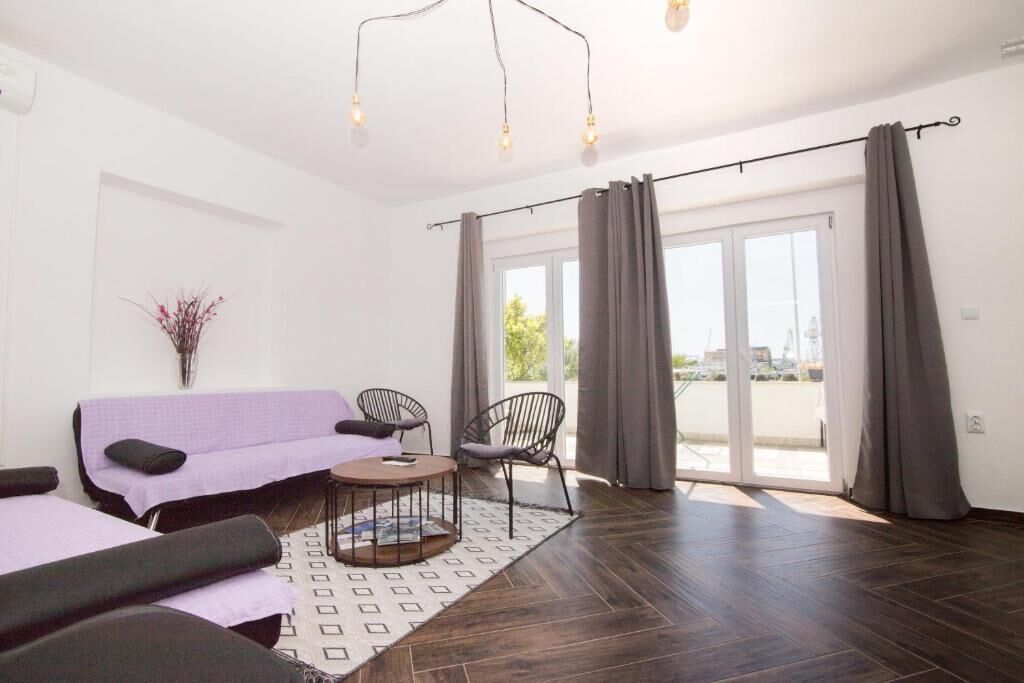 House Ivica 46101-K1