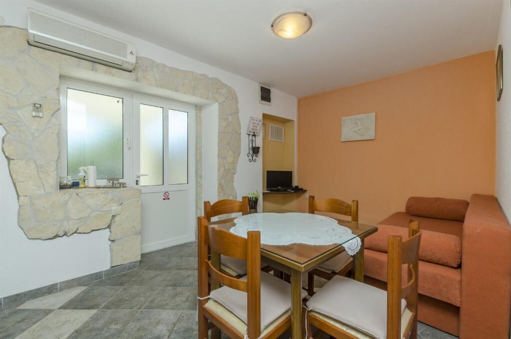 Apartments Anita 45751-A1