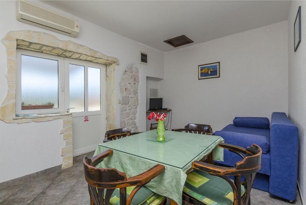 Apartments Anita 45751-A2
