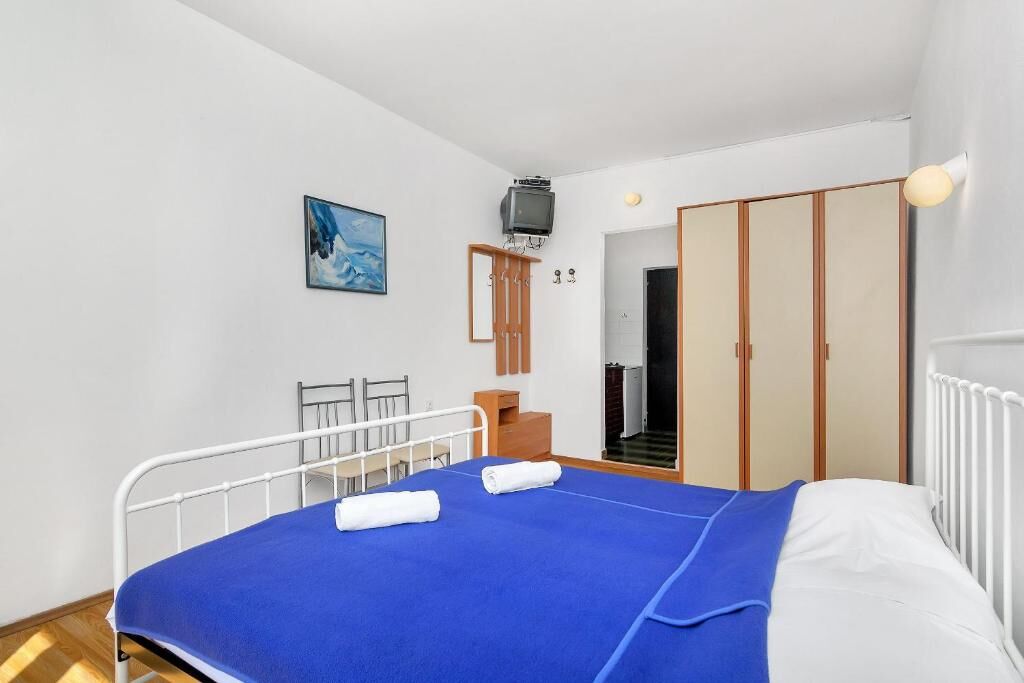 Apartments Igor 44141-A1
