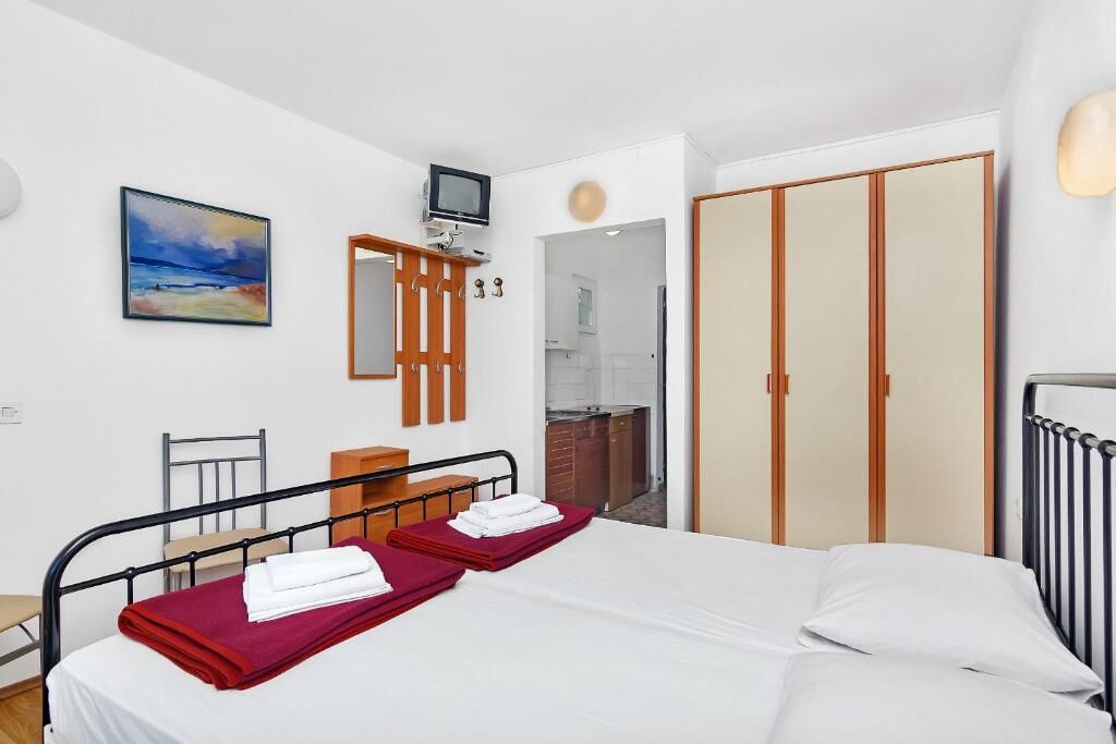 Apartments Igor 44141-A3