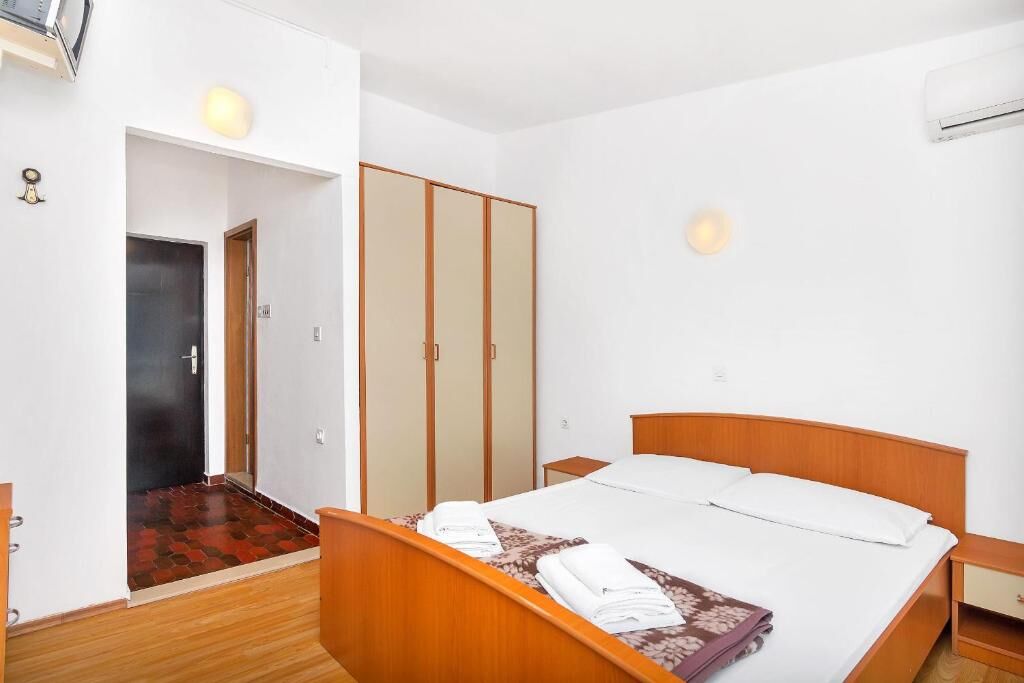 Apartments Igor 44141-A5