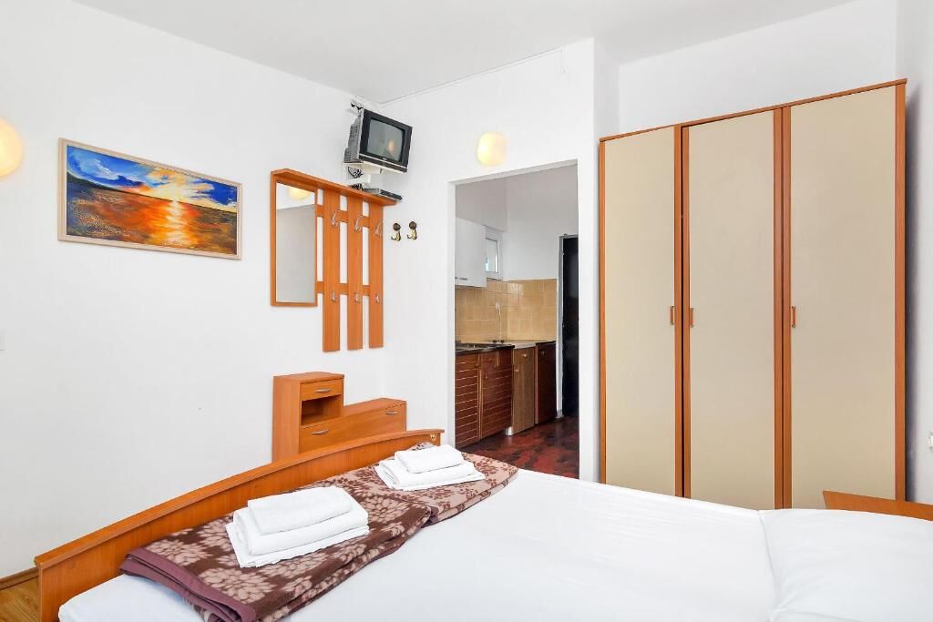 Apartments Igor 44141-A5