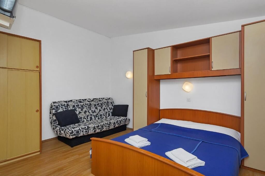 Apartments Igor 44141-A6