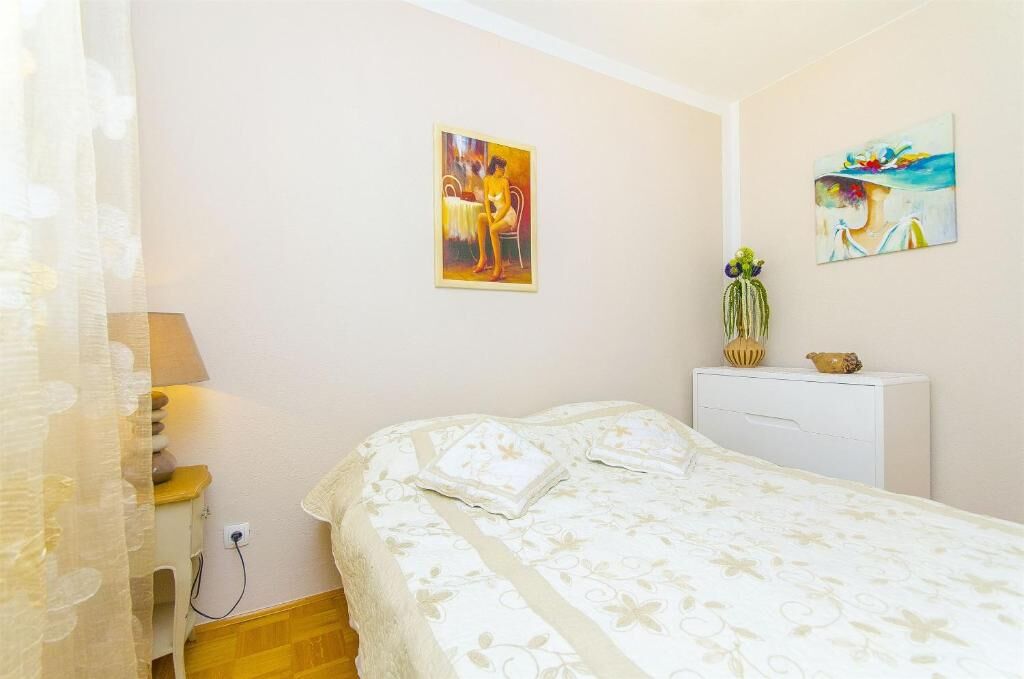 Apartments Nives 45781-A1