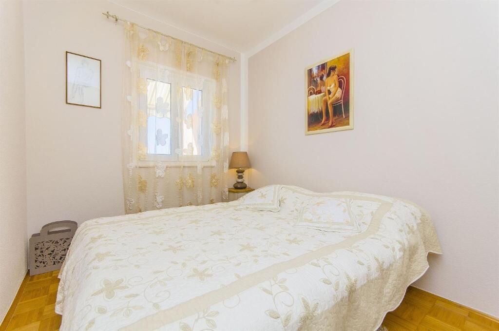 Apartments Nives 45781-A1