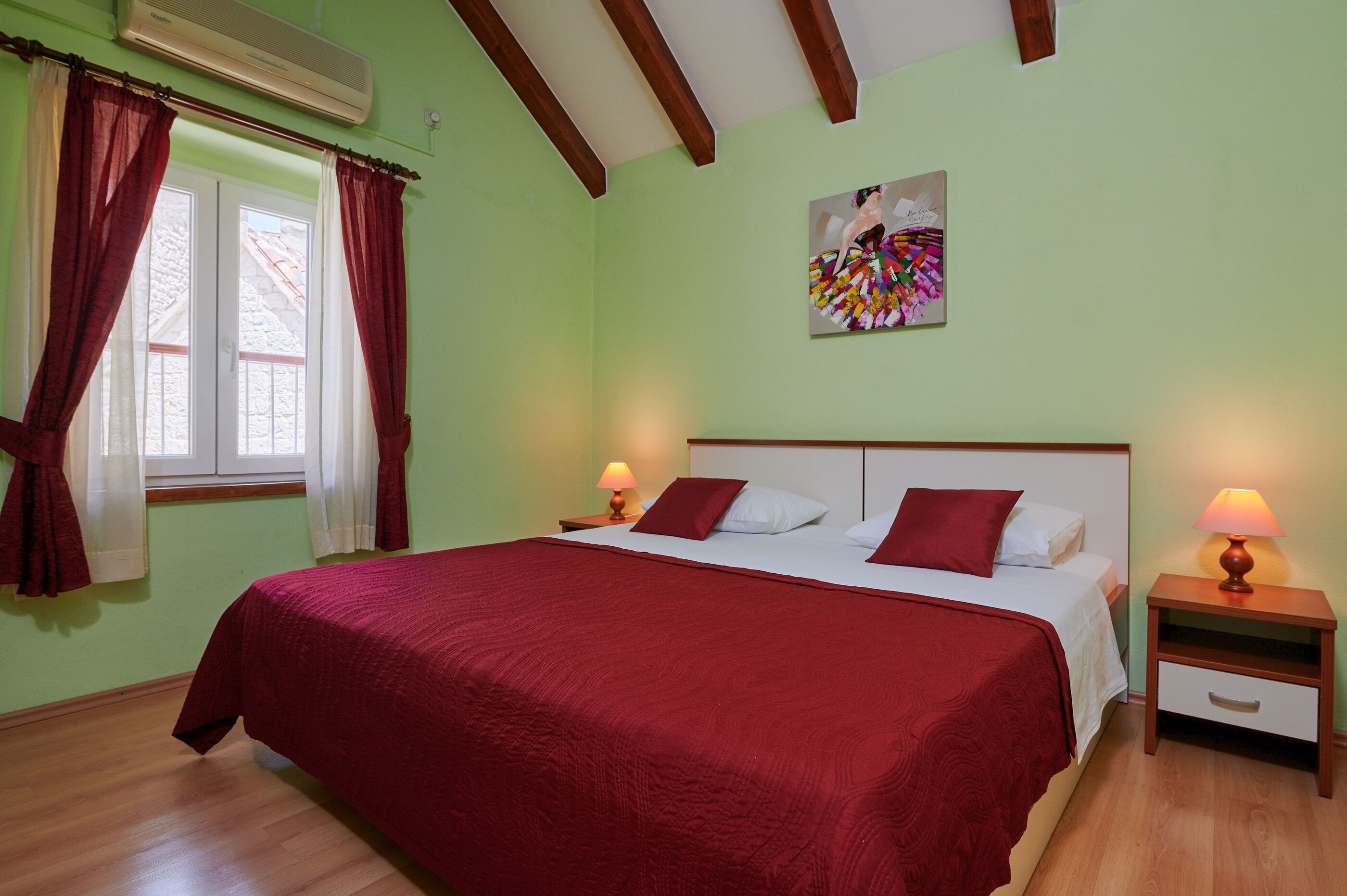 Apartment and Room Ivica 45051-S1