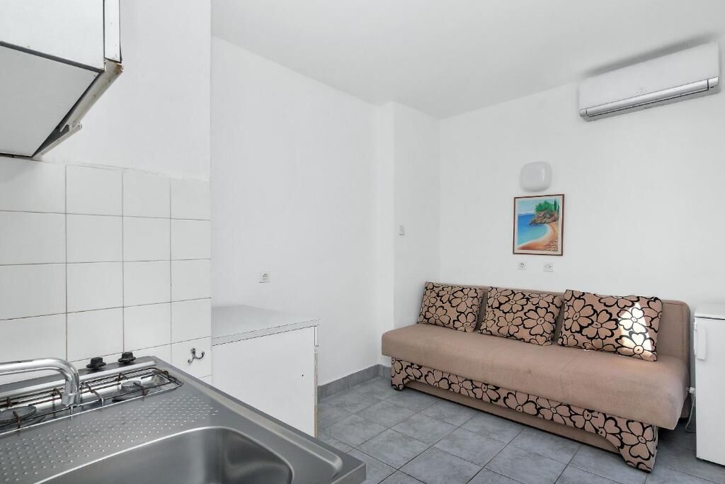 Apartments Igor 44141-A8