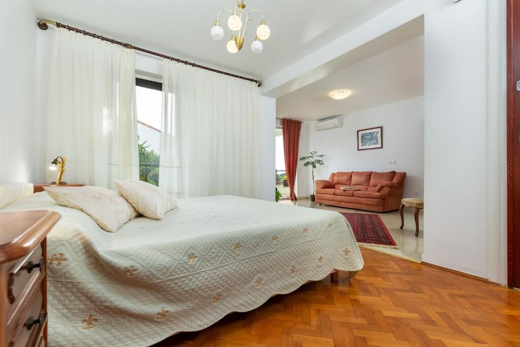 House Suzana 72572-K1