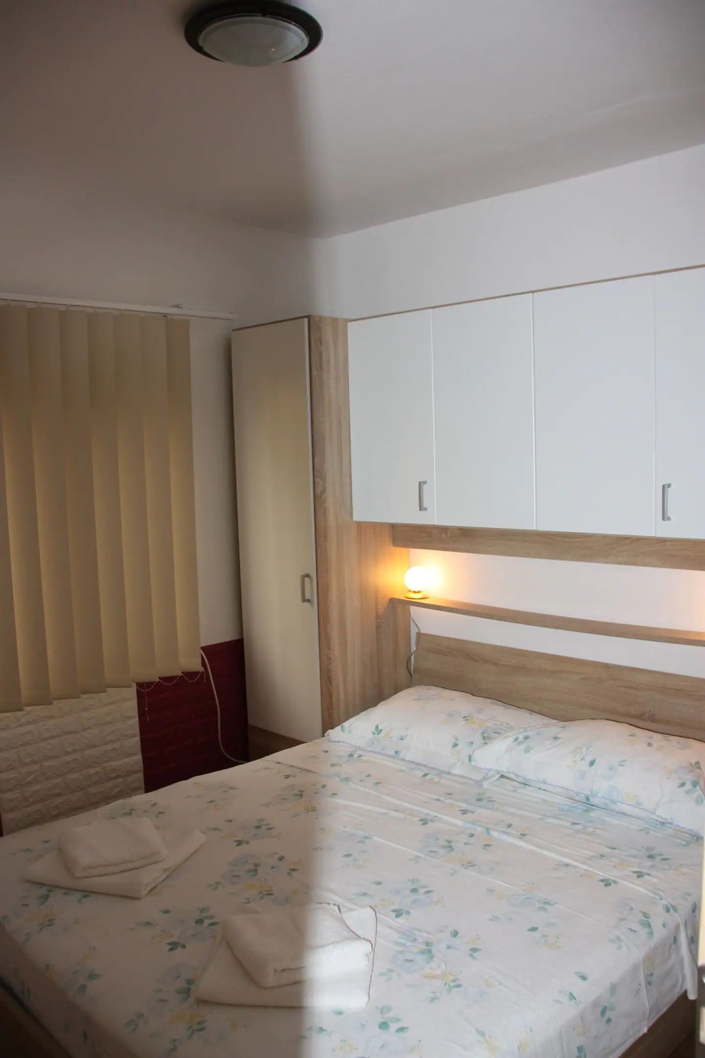 Apartments and Rooms Barbara 53781-A1