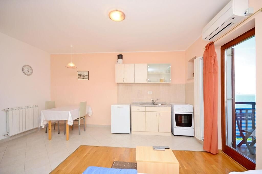 Apartments Ivanka 67921-A1