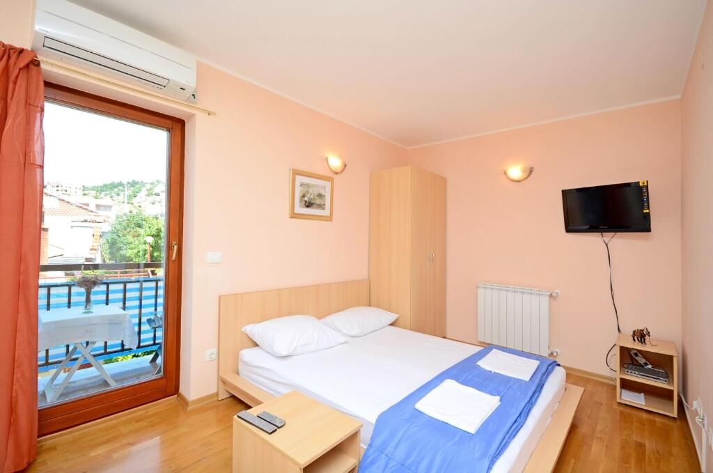 Apartments Ivanka 67921-A1