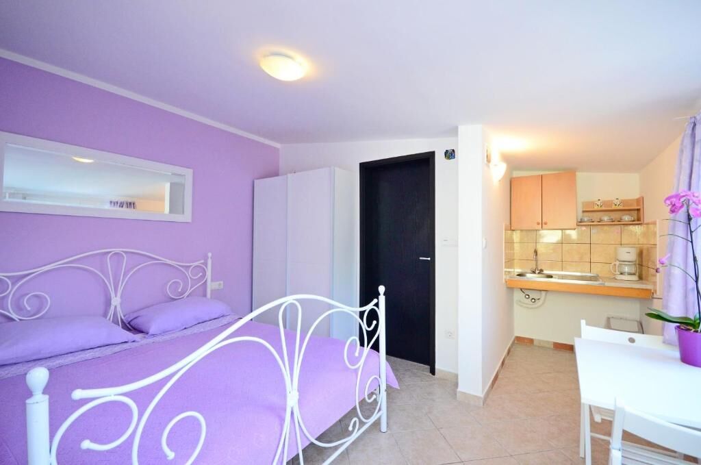 Apartments Ivan Marina 67541-A1