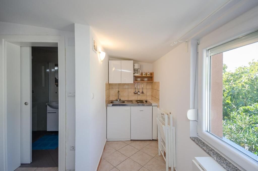 Apartments Ivan Marina 67541-A1