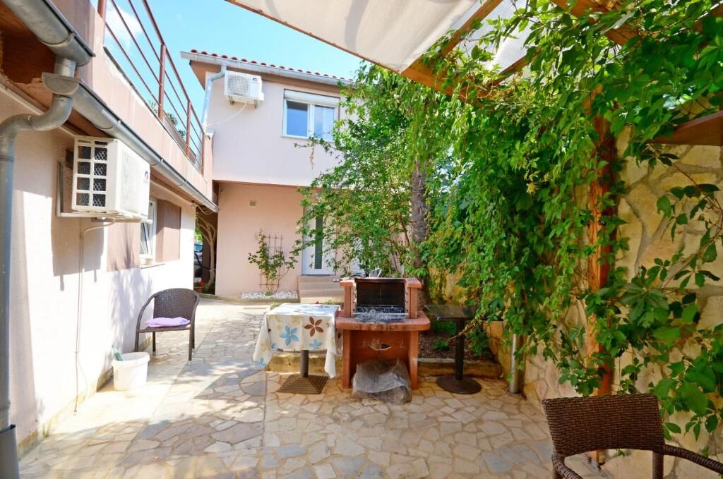 Apartments Ivan Marina 67541-A2