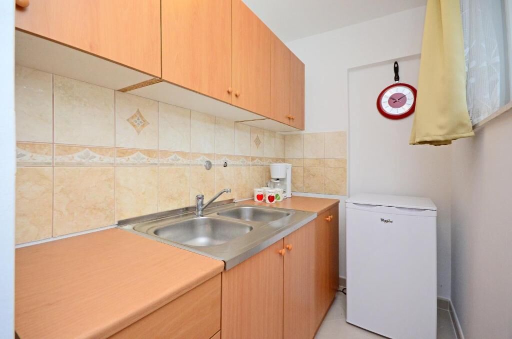 Apartments Ivan Marina 67541-A2